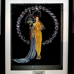 Lady In A Circle Wall Art in 3D